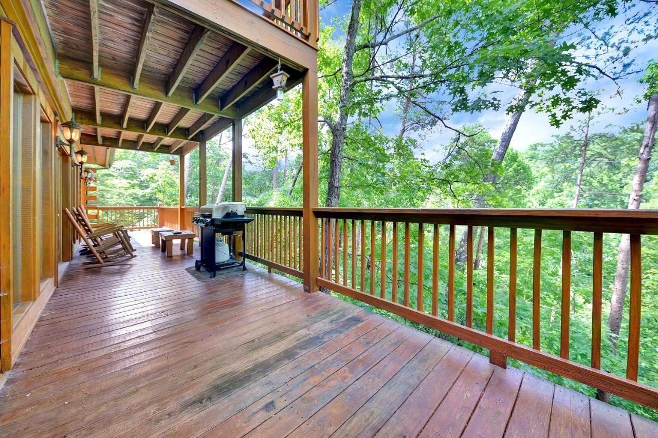 Spectacular Cabin W Mountain Views, Hot Tub, Bbq, Free Wifi, Community Pool And Fishing Pond Access Villa Sevierville Exterior photo