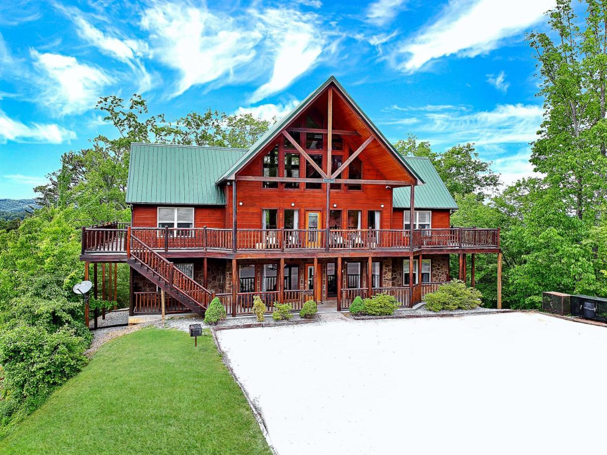 Spectacular Cabin W Mountain Views, Hot Tub, Bbq, Free Wifi, Community Pool And Fishing Pond Access Villa Sevierville Exterior photo